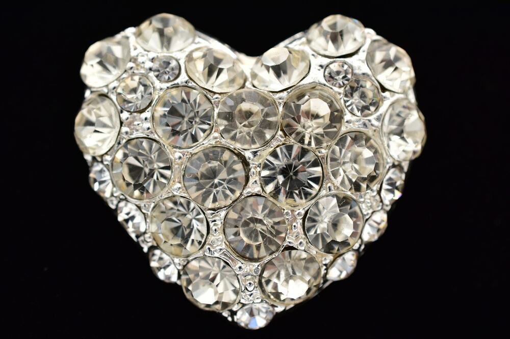 Vintage Crystal Heart Pin Brooch Rhinestone Valentine Gift Bridal Ice Y2K A26